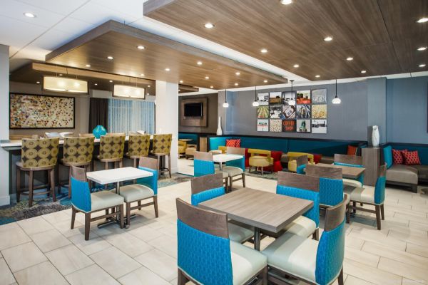 Holiday Inn Express & Suites LITCHFIELD WEST (Litchfield)